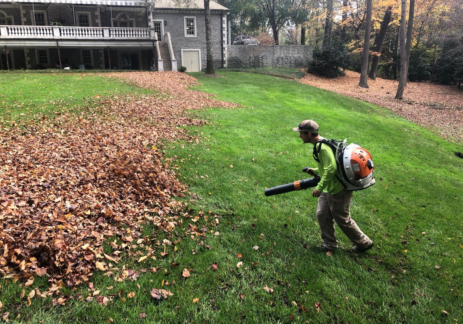 Richmond, VA Landscape Maintenance and Leaf Removal Richmond, VA Landscape Maintenance and Leaf Removal
