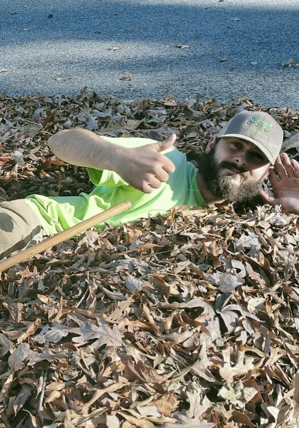 green-side-up-landscaping-leaves-thumbsup-crop
